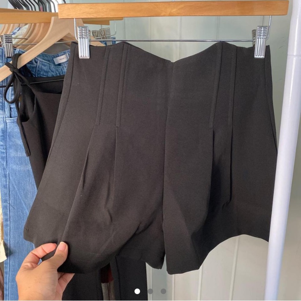 High waisted Boned Shorts